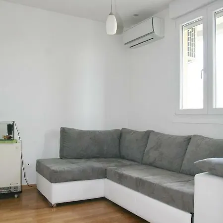 Apartment Klisovic *